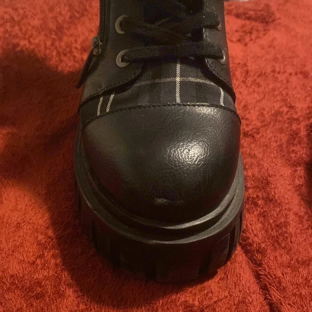 Killstar Kick The Bucket Boots - Picture 2 of 5